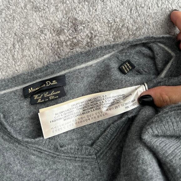 Massimo Dutti gray wool v-neck sweater - Picture 4 of 7